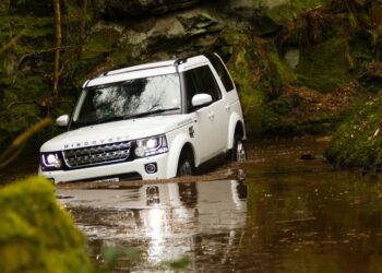 what to do if car stuck in flood