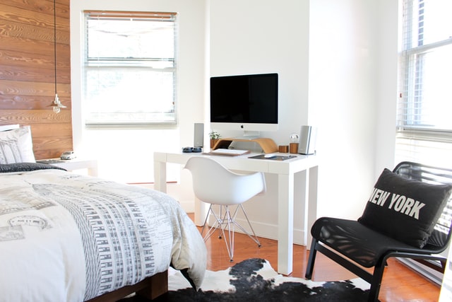 study zone in bedroom